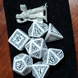 Opaque White & Black Elvish D&D Dice (Character Figurine Included)